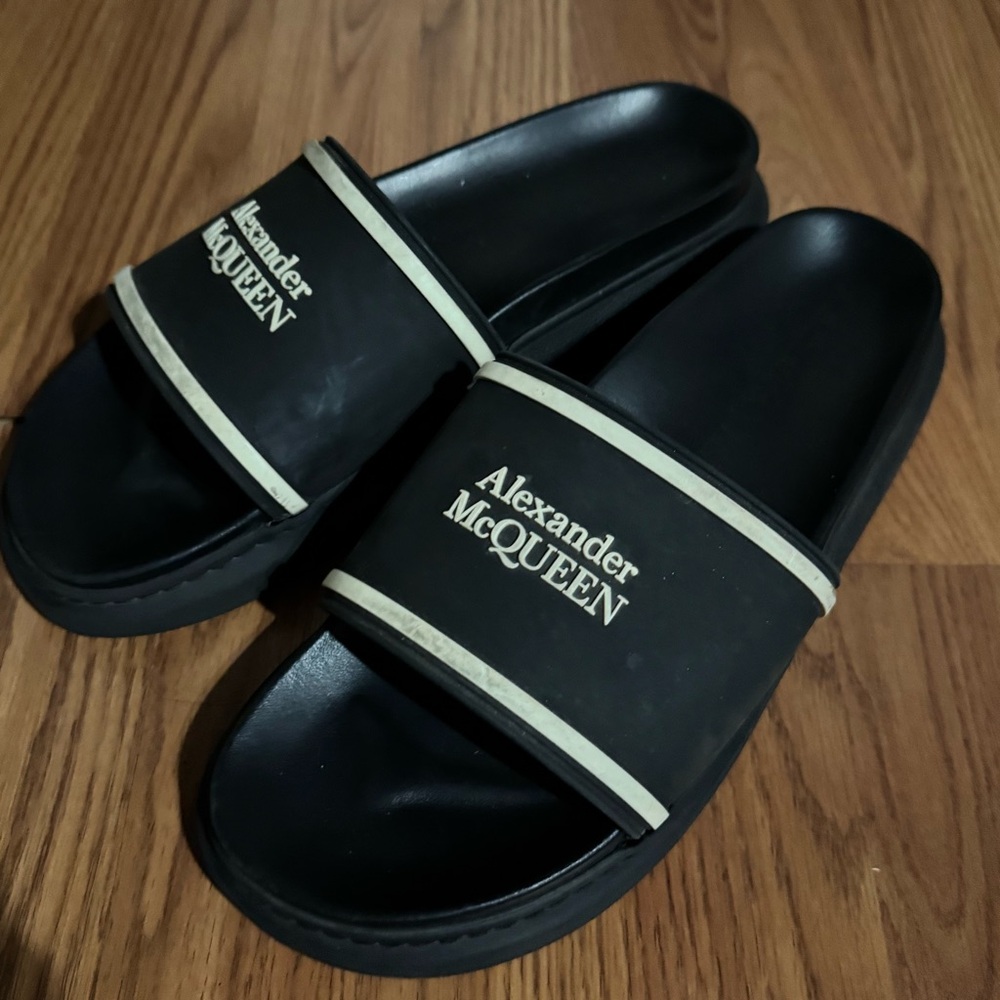 Alexander McQueen Black Logo Men’s Slides Classic Size 10 Designer Luxury‎